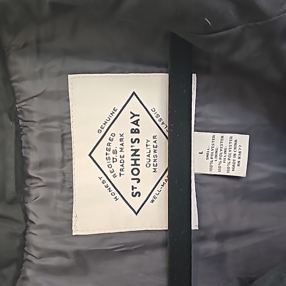 St. John's Bay size large thick warm vest. Black in color - Picture 2 of 4